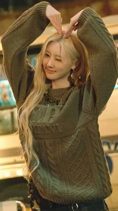 ai character: ~Rami.ৎ background