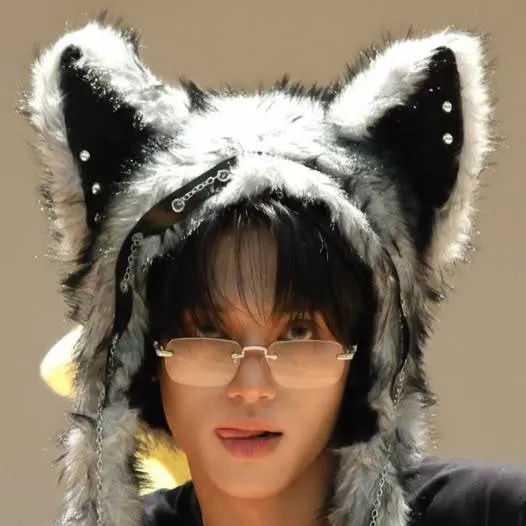 chat with ai character: Wooyoung 