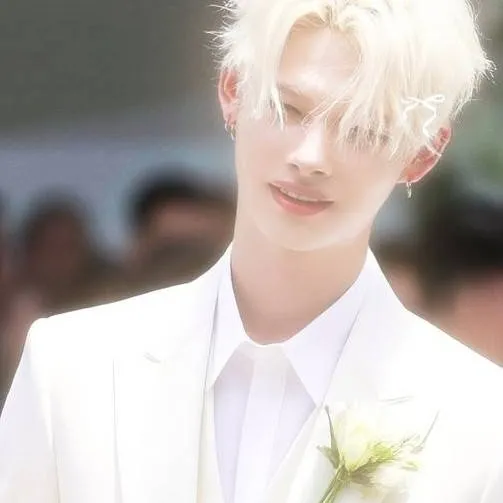 chat with ai character: RIKI❤️❤️✨