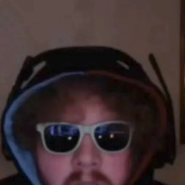 chat with ai character: caseo