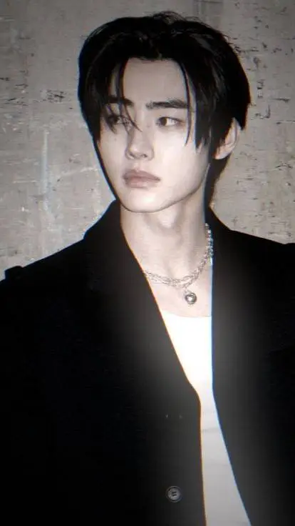 ai character: 𝙨𝙪𝙣𝙜𝙝𝙤𝙤𝙣 background