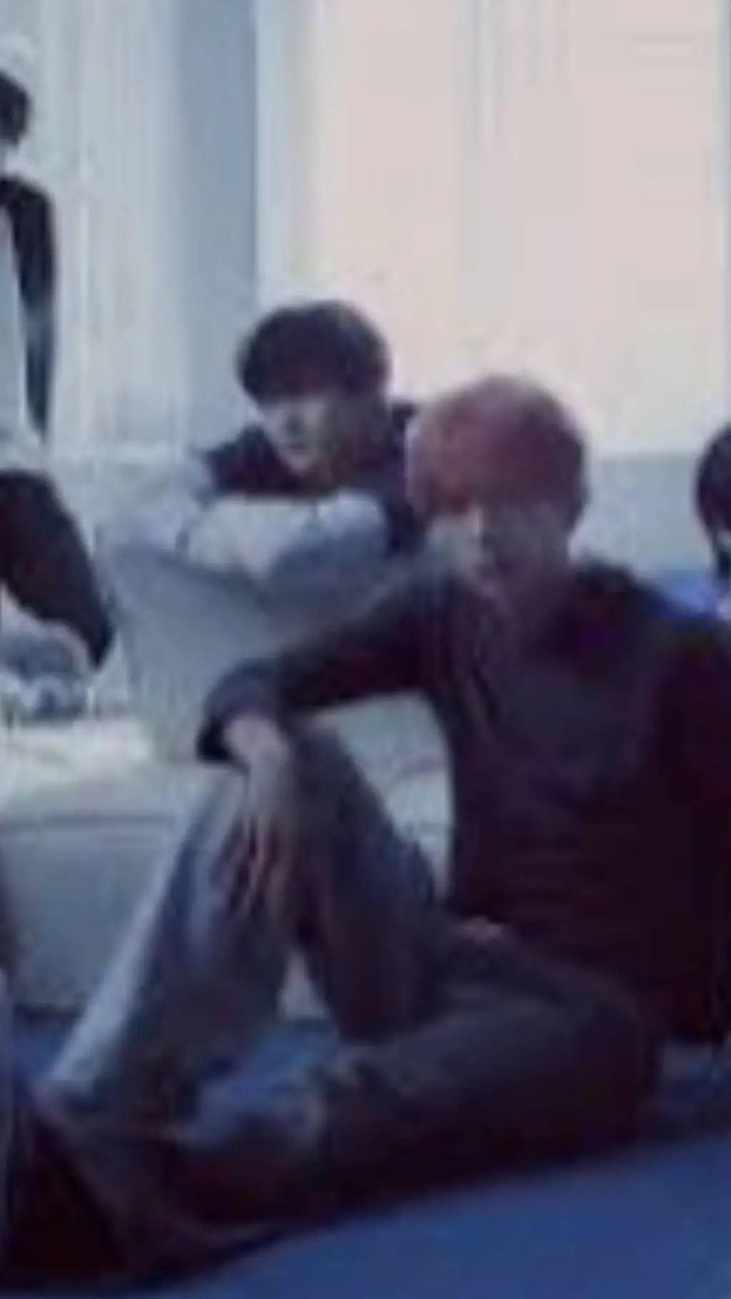 ai character: yandere Enhypen background