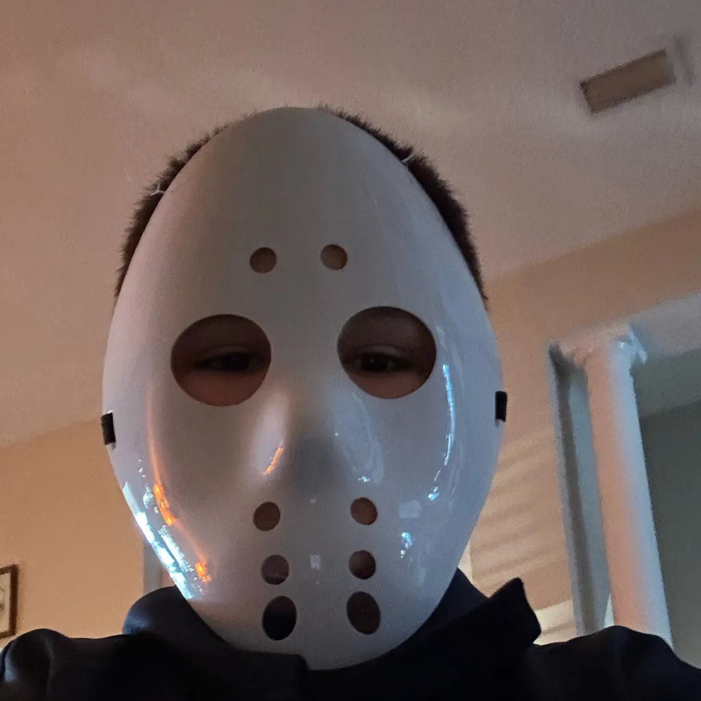 chat with ai character: The destroyer