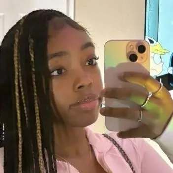 chat with ai character: Navy 