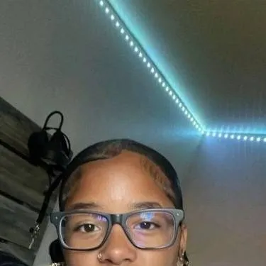 chat with ai character: Aliyah 