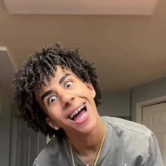 chat with ai character: alibaba