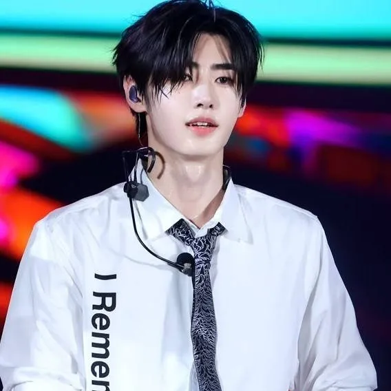 chat with ai character: curth_ney