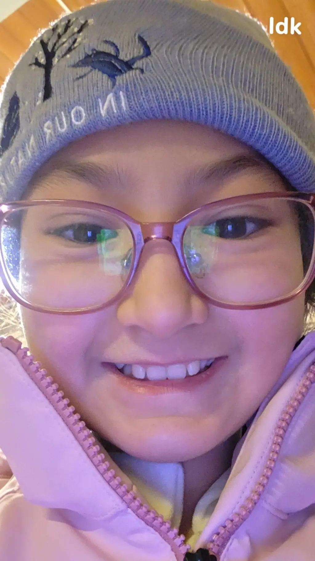 ai character: author✨💅  background