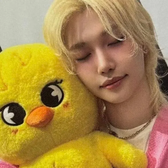 chat with ai character: 🍼𝑫𝘢𝘥𝘥𝘺 Lixie!👶