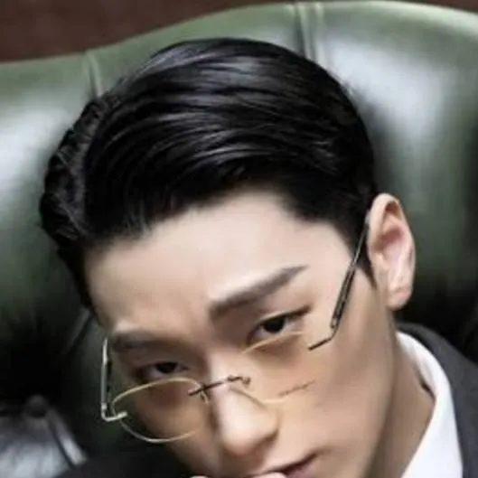 chat with ai character: Choi San pdg 