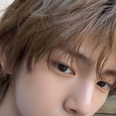 chat with ai character: 🎧juhoon 🐻‍❄️🎧🌑
