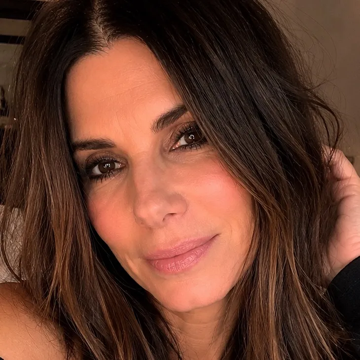 chat with ai character: Sandra bullock 