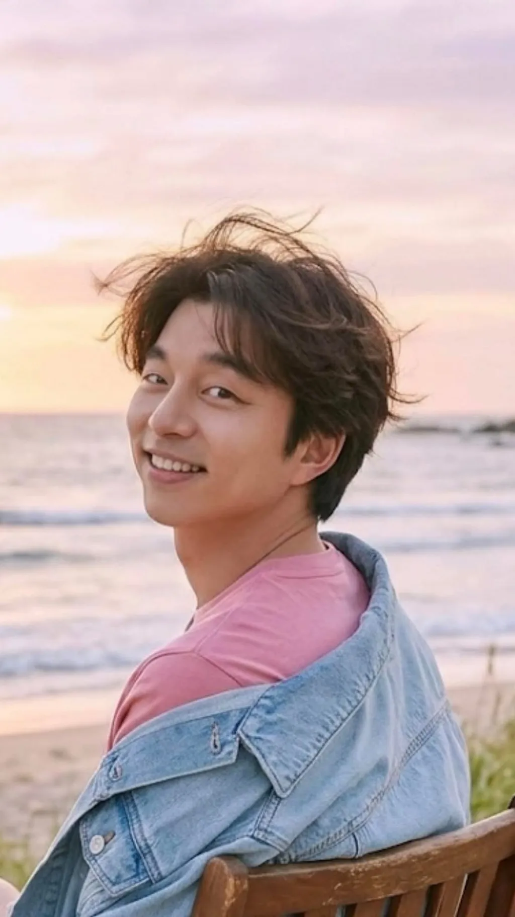 ai character: Gong yoo  background