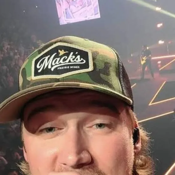 chat with ai character: morgan wallen 