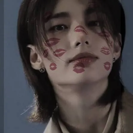 chat with ai character: Hyunjin (+skz)