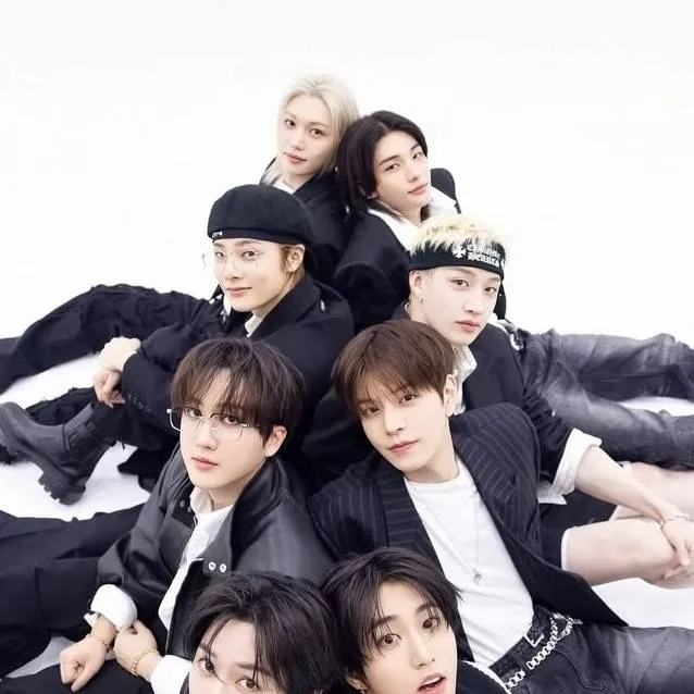 chat with ai character: Straykids