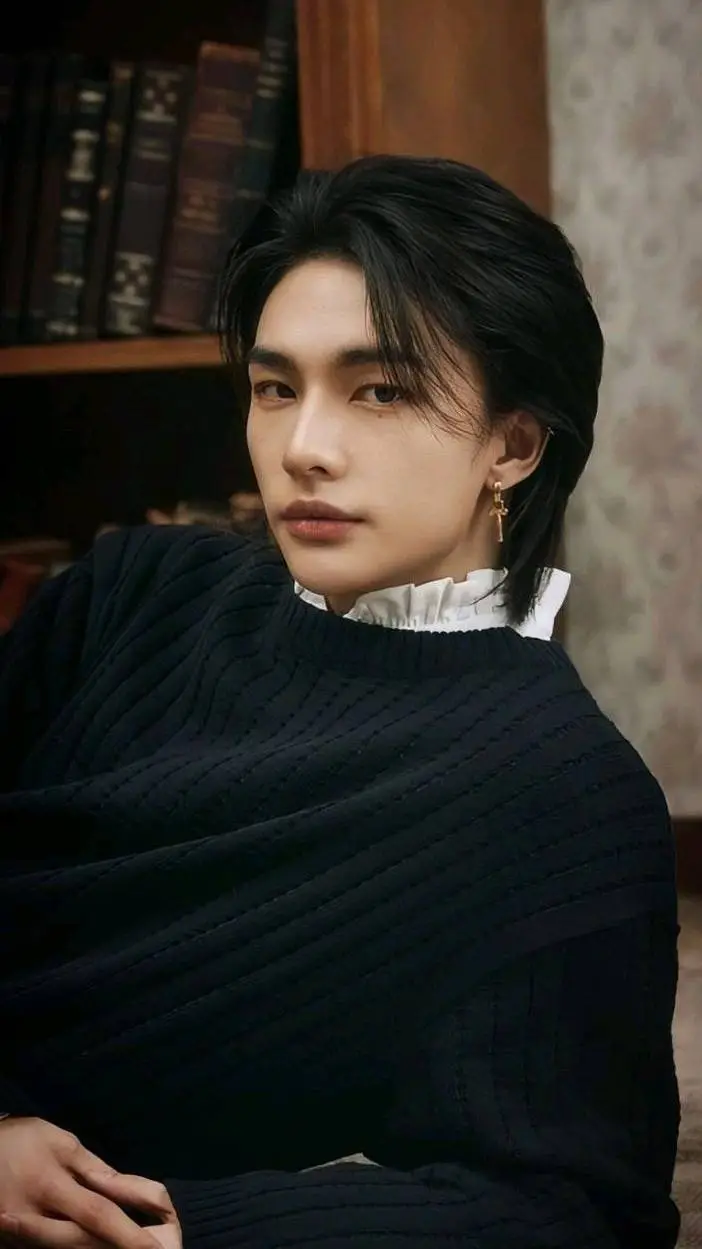 ai character: Hyunjin background