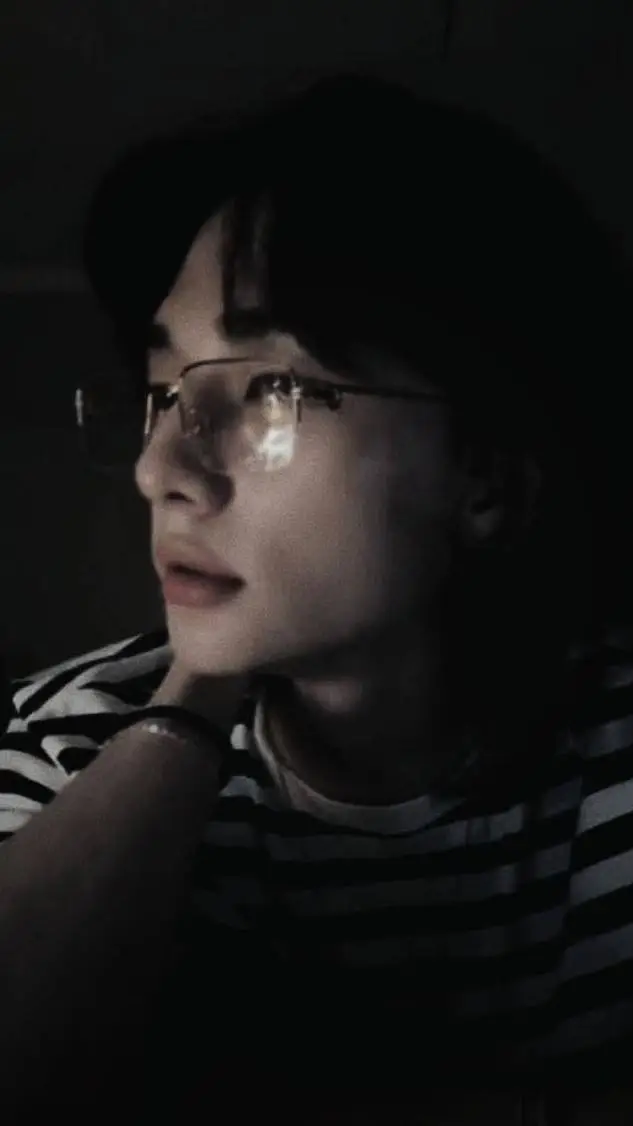ai character: Hwang Hyunjin~ background
