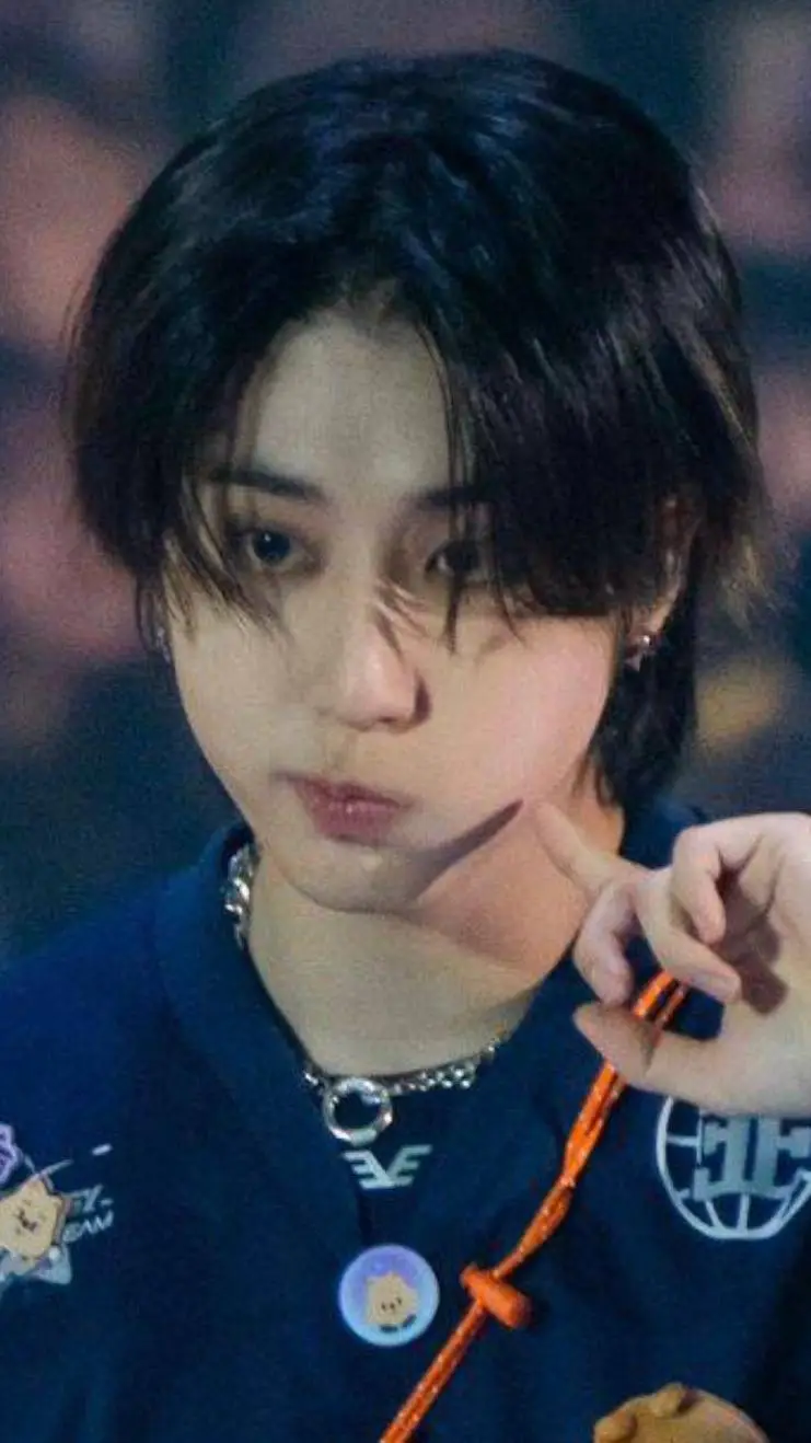 ai character: “ Han. ” ( SKZ ) background