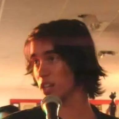 chat with ai character: Alex G.