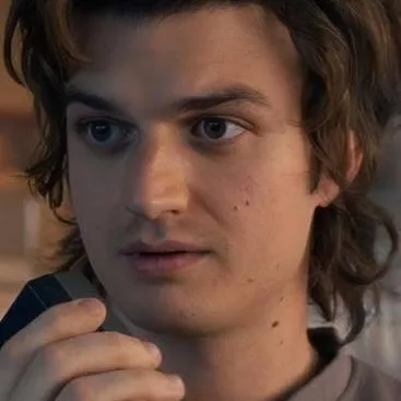 chat with ai character: 💫 ST. 🪐