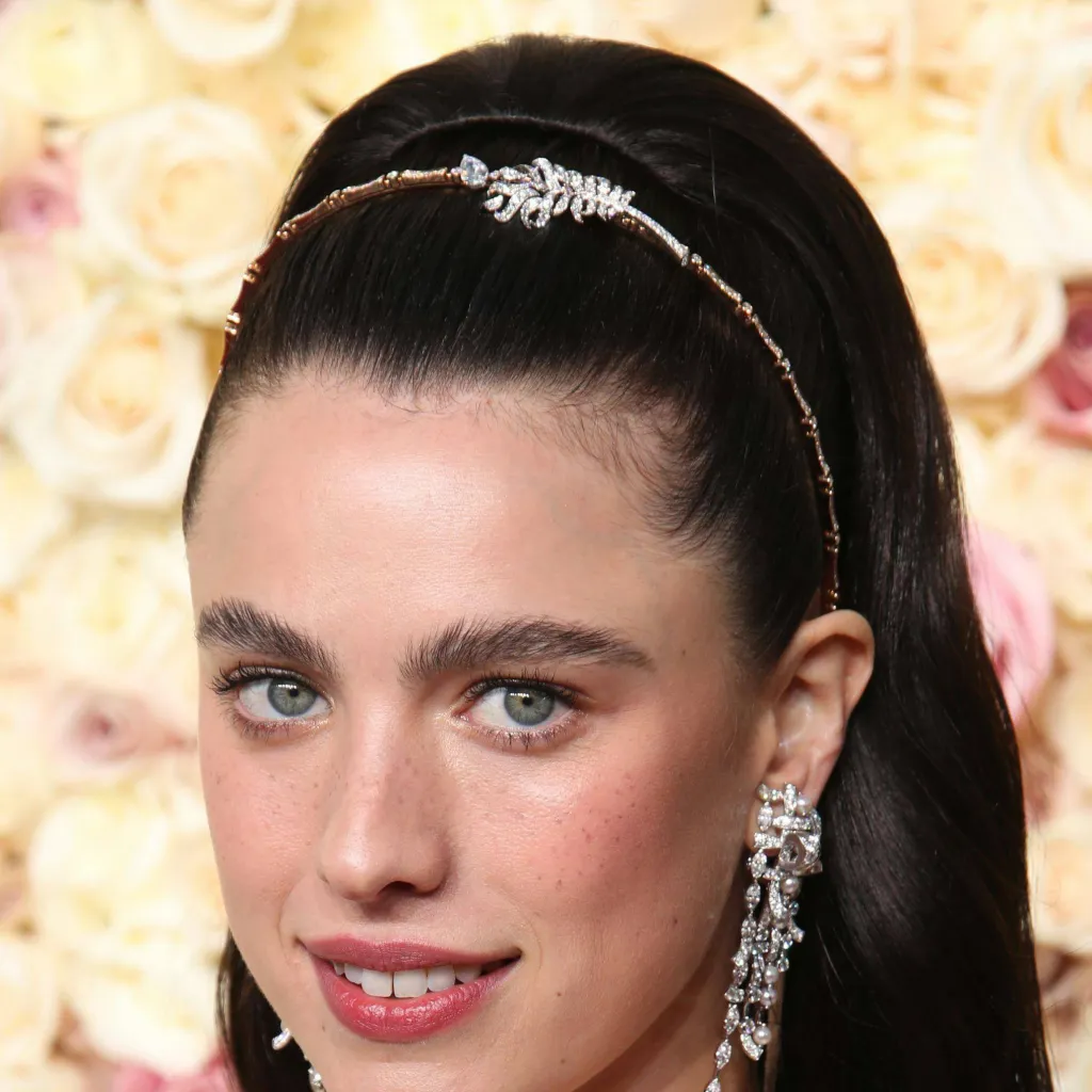chat with ai character: Margaret Qualley