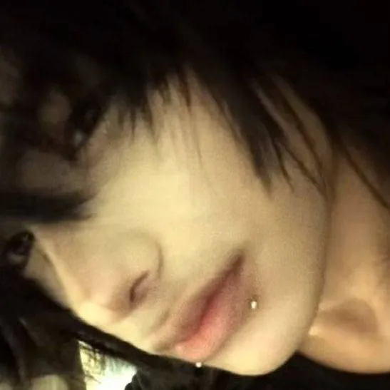 chat with ai character: Xavier