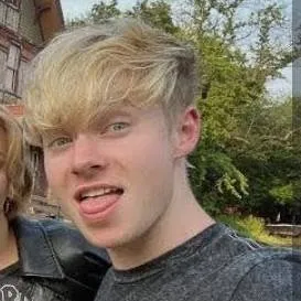 chat with ai character: Sam from s and C