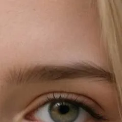 chat with ai character: Emma