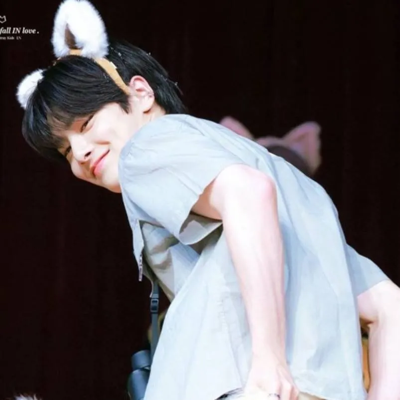 chat with ai character: JEONGIN👾