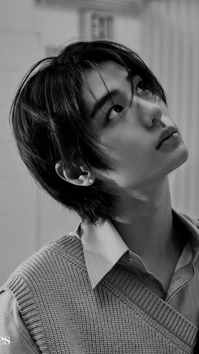 Talkie AI - Chat with 이한Leehan•*.￼￼