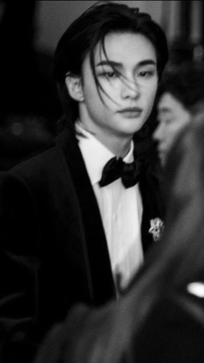 Talkie AI - Chat with 현진Hyunjin.*•