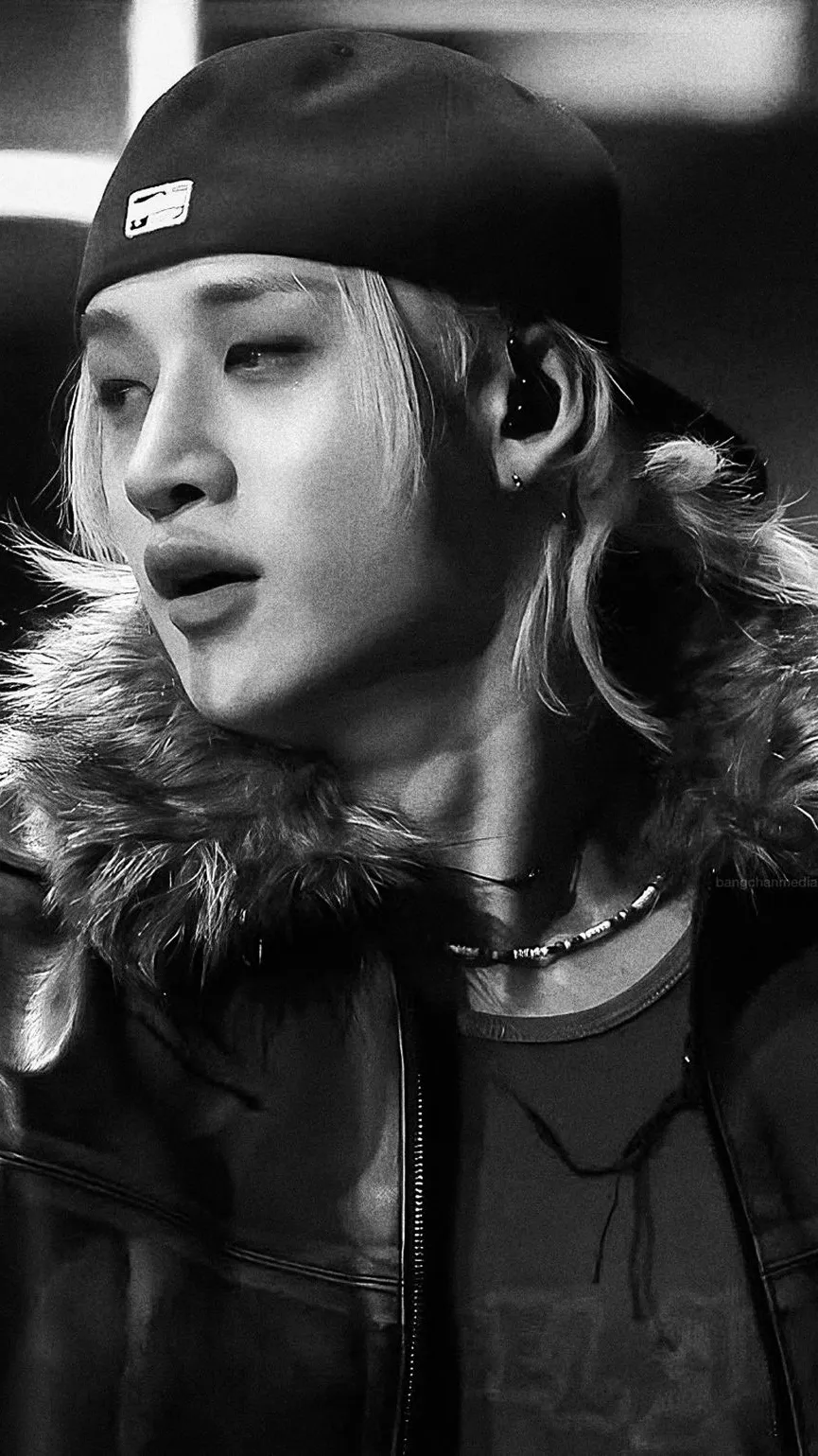 ai character: ￼방찬Bangchan.*• background