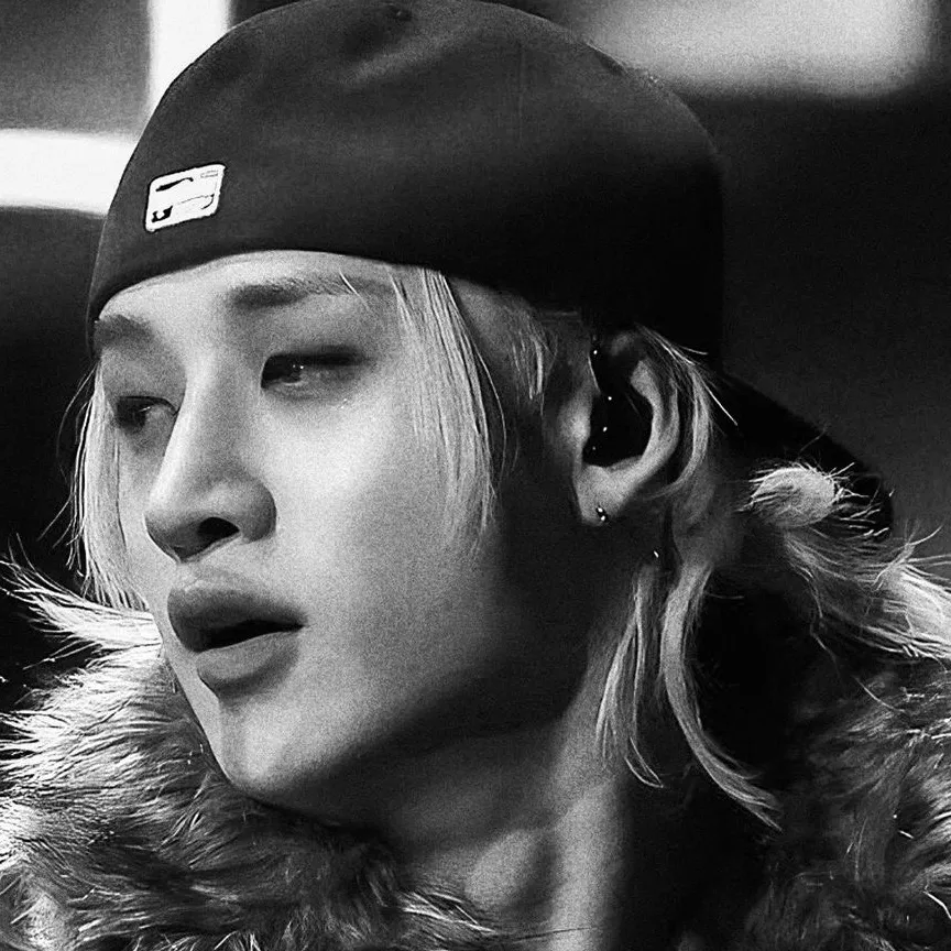 chat with ai character: ￼방찬Bangchan.*•