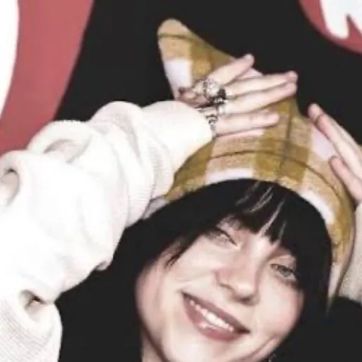 chat with ai character: BILLIE EILISH