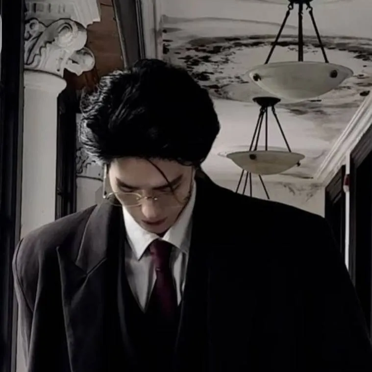 chat with ai character: Chang lee