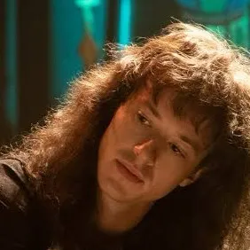 chat with ai character: Eddie munson