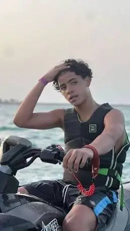 ai character: cris jr background