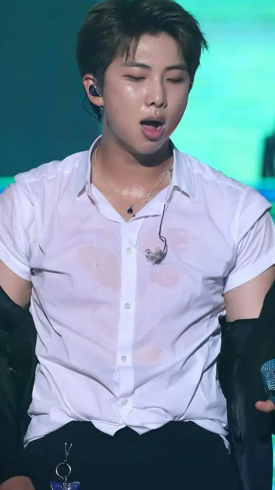 ai character: cocky 😉👄 background