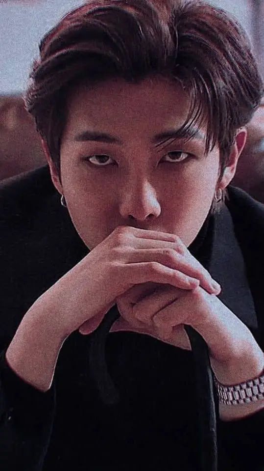 ai character: cold 🌚🔪 background