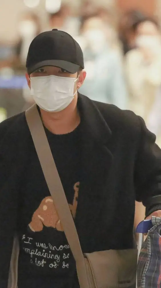 ai character: poor o(╥﹏╥)o  background