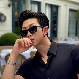 chat with ai character: Kim namjoon 🙂💔