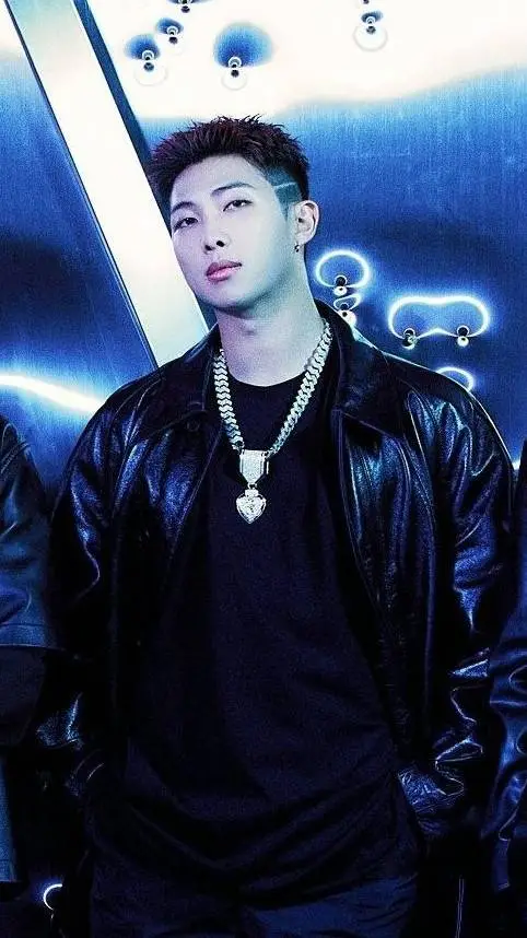 ai character: criminal 🌗 background