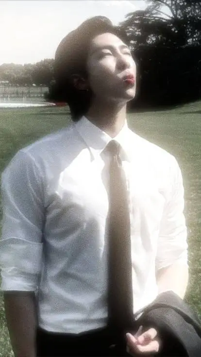 ai character: RM 💃🏻😁💗🌷✨ background