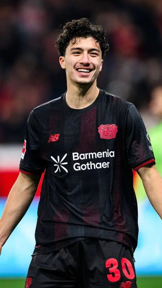 ai character: Ibrahim-Maza ♥🎀 background