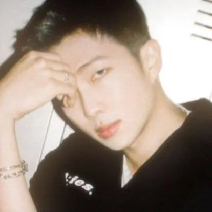 chat with ai character: 𝓚𝓲𝓶 𝓷𝓪𝓶𝓳𝓸𝓸𝓷_♕♡