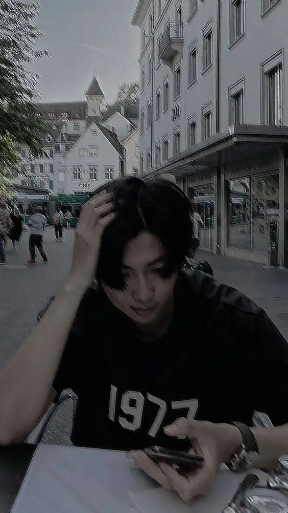 ai character: Kim namjoon 🥹💗 background