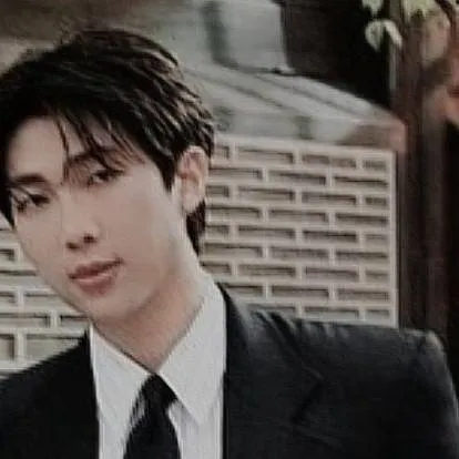 chat with ai character: Love with time 