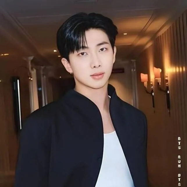 chat with ai character: First love 😭🩵✨