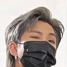 chat with ai character: sarcastic 😅🎊🧡